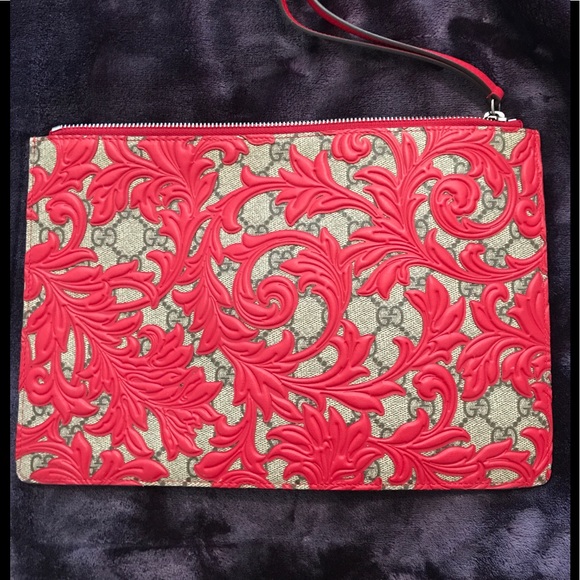 Gucci Clutch - Picture 1 of 3
